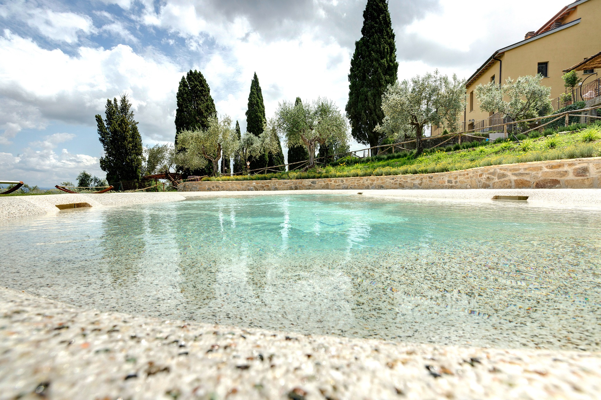 La piscina vista dal livello dell’acqua